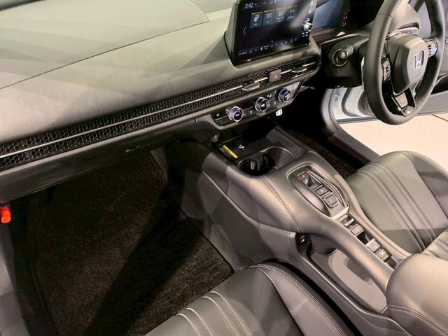 ZR-V e:HEVZ特別仕様車ブラックスタイル シートヒーター フルセグ メモリナビ アラウンドビューモニター LEDヘッドランプ スマ-トキ- クルコン ETC車載器 電動シート 禁煙 ドライブレコーダー 記録簿 本革シート バックカメラ ESC(25枚目)