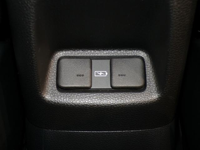 フィット ｅ：ＨＥＶホーム　Ｂｌｕｅｔｏｏｔｈ接続ドラレコＥＴＣスマートキー　前後誤発進抑制機能　助手席エアバッグ　運転席エアバッグ　１オナ　アイドリングストップ　禁煙　ＬＥＤライト　バックカメラ　ＡＢＳ　サイドエアバッグ（14枚目）