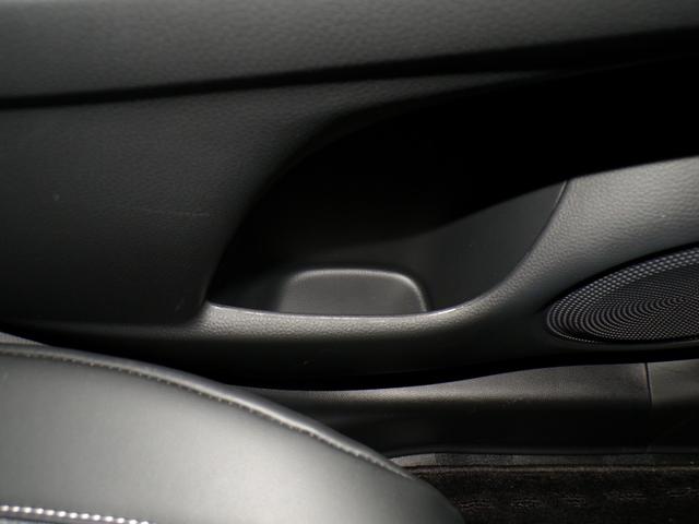 フィット ｅ：ＨＥＶホーム　Ｂｌｕｅｔｏｏｔｈ接続ドラレコＥＴＣスマートキー　前後誤発進抑制機能　助手席エアバッグ　運転席エアバッグ　１オナ　アイドリングストップ　禁煙　ＬＥＤライト　バックカメラ　ＡＢＳ　サイドエアバッグ（32枚目）