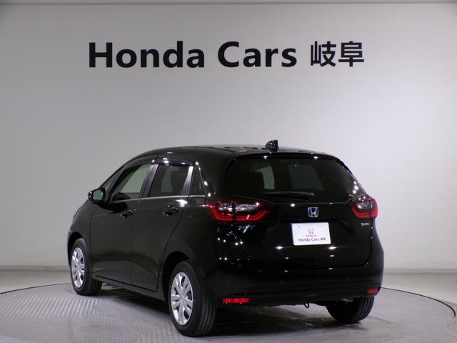 フィット ｅ：ＨＥＶホーム　Ｂｌｕｅｔｏｏｔｈ接続ドラレコＥＴＣスマートキー　前後誤発進抑制機能　助手席エアバッグ　運転席エアバッグ　１オナ　アイドリングストップ　禁煙　ＬＥＤライト　バックカメラ　ＡＢＳ　サイドエアバッグ（47枚目）