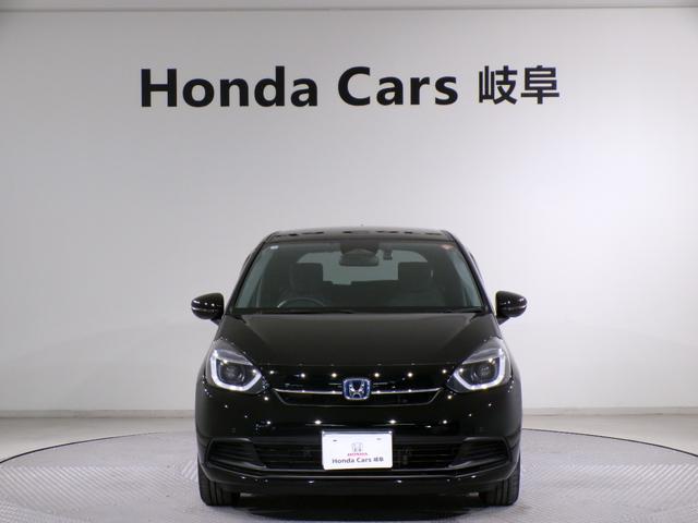 フィット ｅ：ＨＥＶホーム　Ｂｌｕｅｔｏｏｔｈ接続ドラレコＥＴＣスマートキー　前後誤発進抑制機能　助手席エアバッグ　運転席エアバッグ　１オナ　アイドリングストップ　禁煙　ＬＥＤライト　バックカメラ　ＡＢＳ　サイドエアバッグ（50枚目）