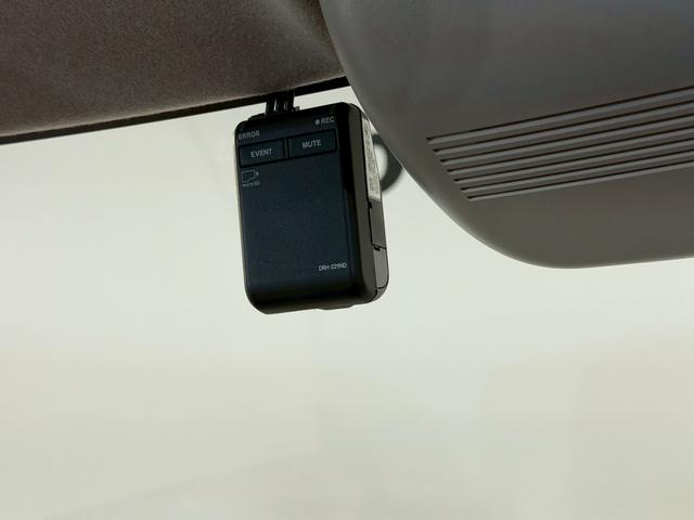 Ｎ－ＢＯＸ ファッションスタイル　当社デモカー　両側電動スライドドア　シートヒーター　禁煙　ソナー　盗難防止装置　スマートキ　ＬＥＤランプ　ＥＴＣ　バックモニター　１オーナー　サイドカーテンエアバック　ドライブレコーダー　クルコン（5枚目）