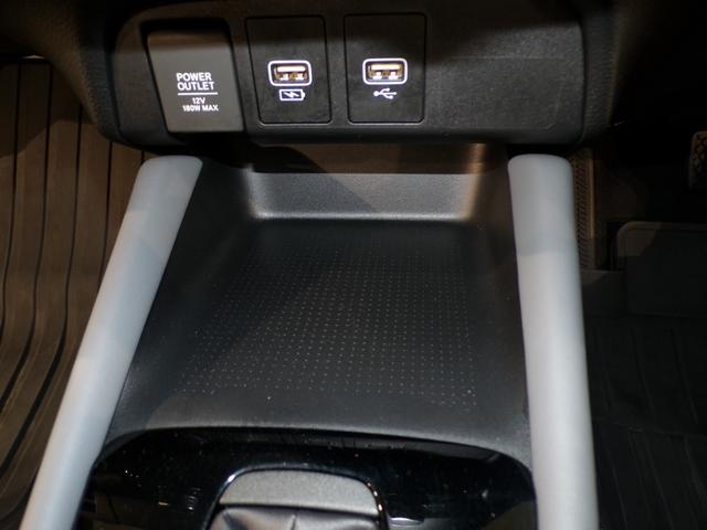 フィット ｅ：ＨＥＶＲＳ　Ｂｌｕｅｔｏｏｔｈ接続ドラレコＥＴＣインターナビフルセグＴＶ純正アルミホイールスマートキー　エアバッグ　ナビ＆ＴＶ　パワーウィンドウ　助手席エアバッグ　Ｄレコ　フルセグテレビ　ＬＥＤヘッドランプ　禁煙（25枚目）