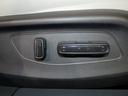 パワーシート装備車です。電動でシートが動きます、高級感がありとても便利な機能です!