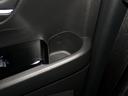 後部座席にもドリンクホルダーが装備されています。