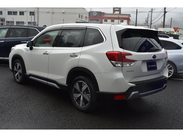 フォレスター アドバンス　純正ナビ　サンルーフ　パワーリアゲート　アイサイトＶＥＲ３．０　パワーリアゲート　ブルーレイ／ＤＶＤ再生　フロント・サイド・リアカメラ　全車速追従クルーズコントロール　中央車線維持　車線逸脱防止機能　側方警戒システム　後退時ブレーキアシスト（17枚目）