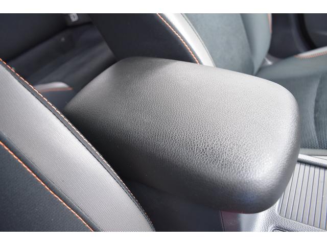 ��^�̃A�[�����X�g�͑O�Ȃǂ��炩��ł������p���������܂��B�O���X���C�h�ɂėl�X�ȑ̊i�̕��Ƀt�B�b�g�v���܂��B