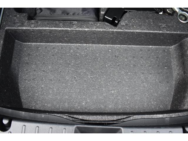 �T�u�g�����N�ɂ͎��[�X�y�[�X�ƃp���N�C���L�b�g�E�H����[����Ă���܂�