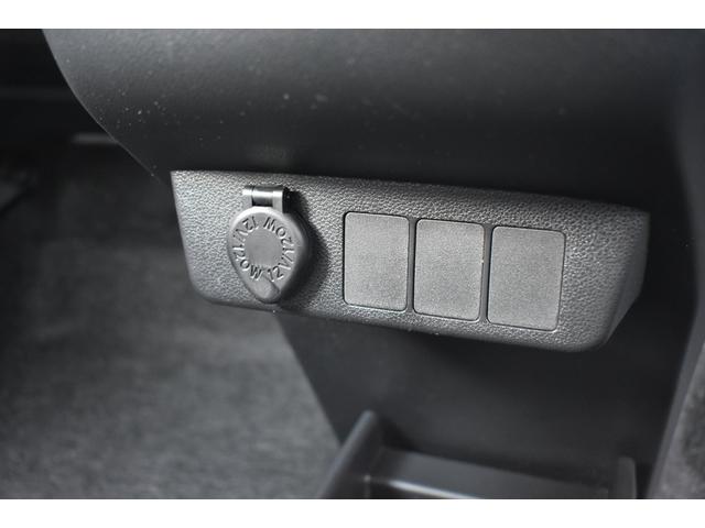 プレオプラス Ｆ　純正ＣＤオーディオ　ワンオーナー　キーレスエントリー　横滑り制御装置　アイドリングストップ　ＦＭ／ＡＭ　パンク修理キット　ハロゲンヘッドライト　ＬＥＤテールランプ　ホイールカバー付き１３インチスチールホイール（28枚目）