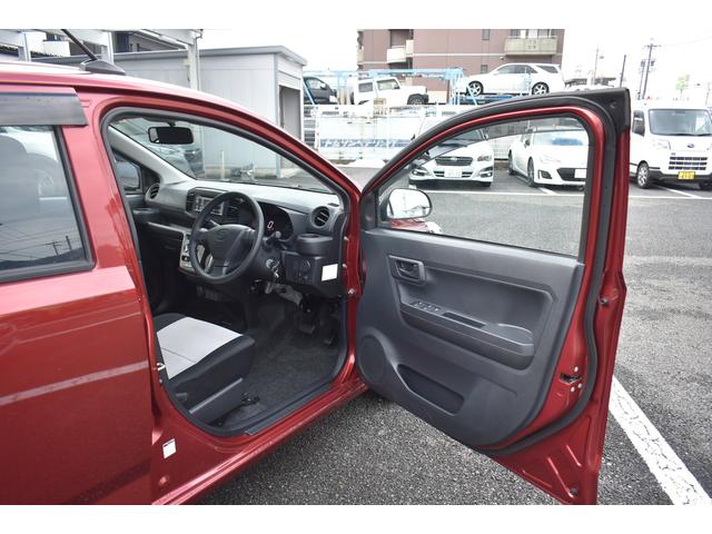 プレオプラス Ｆ　純正ＣＤオーディオ　ワンオーナー　キーレスエントリー　横滑り制御装置　アイドリングストップ　ＦＭ／ＡＭ　パンク修理キット　ハロゲンヘッドライト　ＬＥＤテールランプ　ホイールカバー付き１３インチスチールホイール（31枚目）