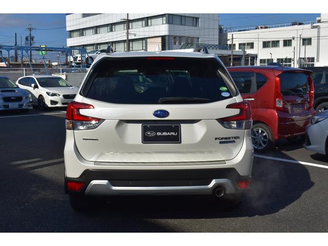 �܂�����N���[�j���O�{�H��[�Ԓv���܂��B�P�S�ȃV�[�g�N���[�j���O�Q���e�p�l�����ꗎ�Ƃ��R�G���W�����[�����S�A���~�z�C�[�����T�������L�A���ہA�R�ۂU���b�s���O�v�U�_�����{���Đ����ȏ�Ԃł������܂�