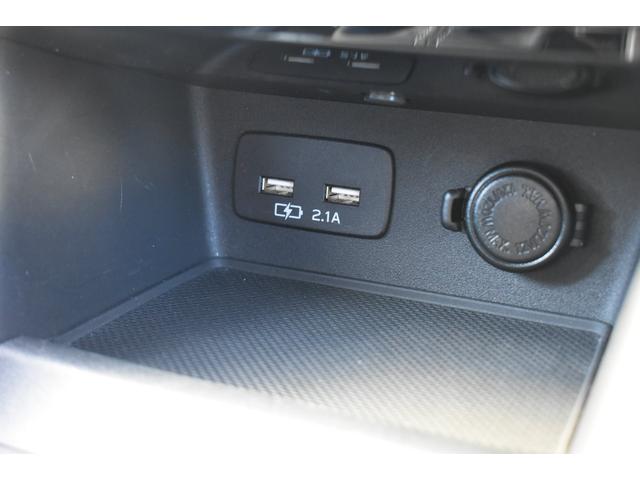 �����p�̃X�}�z�����[�d����ׂ̏[�d�|�[�g���V�t�g�O�ɔ����Ă���܂����i�r�A���@�\�ł͂������܂���A����]�̍ۂ̓X�^�b�t�܂�