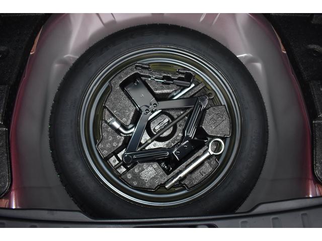 �T�u�g�����N�ɂ͎��[�X�y�[�X�ƃX�y�A�^�C���E�H����[����Ă���܂�