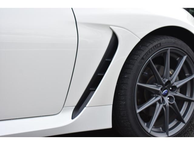 �t�����g�t�F���_�[�͋�͂��ӎ������f�U�C�����{����Ă���A�X�}�[�g�Ȉ�ۂł�