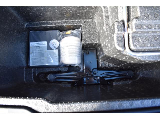 �T�u�g�����N�ɂ͎��[�X�y�[�X�ƃp���N�C���L�b�g�E�H����[����Ă���܂�