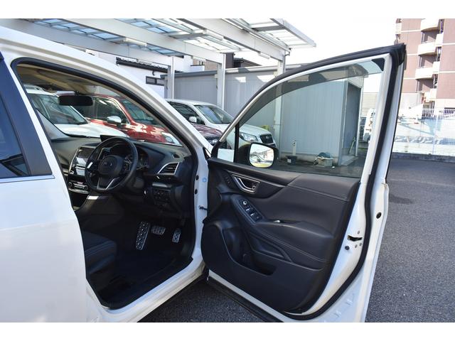 �܂�����N���[�j���O�{�H��[�Ԓv���܂��B�P�S�ȃV�[�g�N���[�j���O�Q���e�p�l�����ꗎ�Ƃ��R�G���W�����[�����S�A���~�z�C�[�����T�������L�A���ہA�R�ۂU���b�s���O�v�U�_�����{���Đ����ȏ�Ԃł������܂�