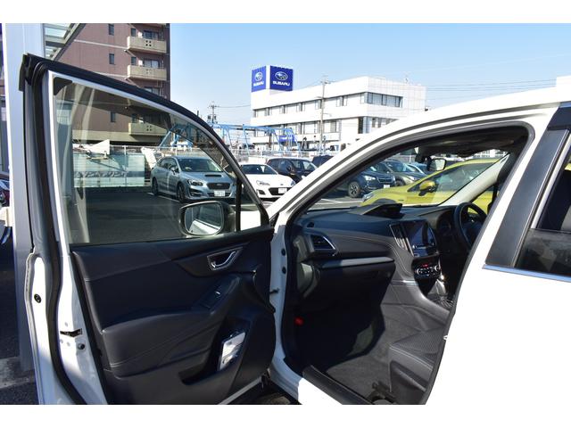 �܂�����N���[�j���O�{�H��[�Ԓv���܂��B�P�S�ȃV�[�g�N���[�j���O�Q���e�p�l�����ꗎ�Ƃ��R�G���W�����[�����S�A���~�z�C�[�����T�������L�A���ہA�R�ۂU���b�s���O�v�U�_�����{���Đ����ȏ�Ԃł������܂�