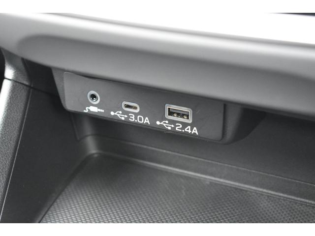 �����p�̃X�}�z�����[�d�^�ڑ�����ׂ̏[�d�|�[�g���V�t�g�O�ɔ����Ă���܂�