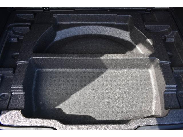 �T�u�g�����N�ɂ͎��[�X�y�[�X�ƃX�y�A�^�C���E�H����[����Ă���܂�