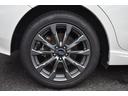 純正のアルミホイールは高い剛性を持ち、スバル車の走行安定性に貢献します。