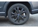 純正のアルミホイールは高い剛性を持ち、スバル車の走行安定性に貢献します。