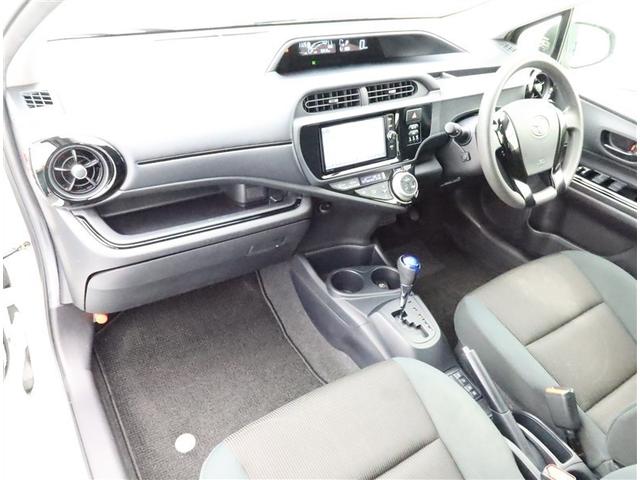 アクア Ｓスタイルブラック　ＳＤナビ　フルセグ　ドラレコ　ＤＶＤ再生　ミュージックプレイヤー接続可　オートＡＣ　衝突被害軽減システム　ＥＴＣ　スマートキー　ＬＥＤヘッドランプ　ＦＯＧ　サイドバイザー　リヤワイパー　オートライト（6枚目）