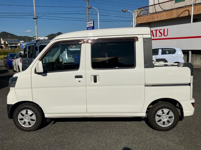 ハイゼットカーゴ デッキバンＧ　ＳＡＩＩＩ　４ＷＤ　ハイルーフ　衝突軽減ブレーキ　レーンキープアシスト　ＬＥＤヘッドライト　オートハイビーム　ＣＤ再生　電動格納ミラー（6枚目）