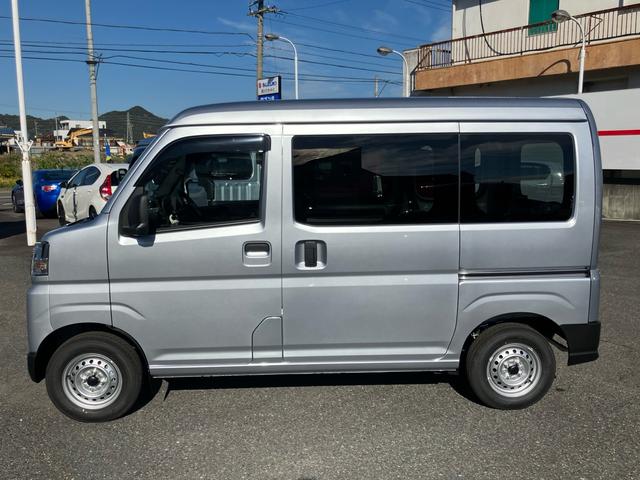 ハイゼットカーゴ ＤＸ　登録済み未使用車　４ＷＤ　スマートアシストＩＩＩ　車中泊仕様　ちょいＣａｍ寝るだけキット付き　コーナーセンサー　アイドリングストップ　キーレス　バックカメラ　ハイルーフ（6枚目）