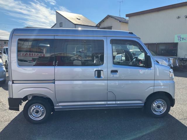 ハイゼットカーゴ ＤＸ　登録済み未使用車　４ＷＤ　スマートアシストＩＩＩ　車中泊仕様　ちょいＣａｍ寝るだけキット付き　コーナーセンサー　アイドリングストップ　キーレス　バックカメラ　ハイルーフ（10枚目）