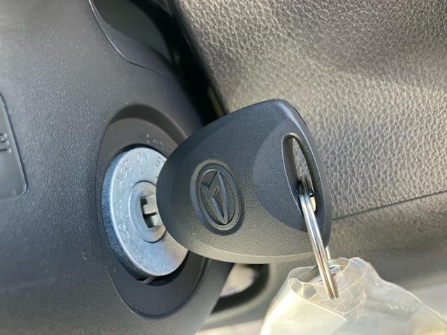 ハイゼットカーゴ ＤＸ　登録済み未使用車　４ＷＤ　スマートアシストＩＩＩ　車中泊仕様　ちょいＣａｍ寝るだけキット付き　コーナーセンサー　アイドリングストップ　キーレス　バックカメラ　ハイルーフ（33枚目）