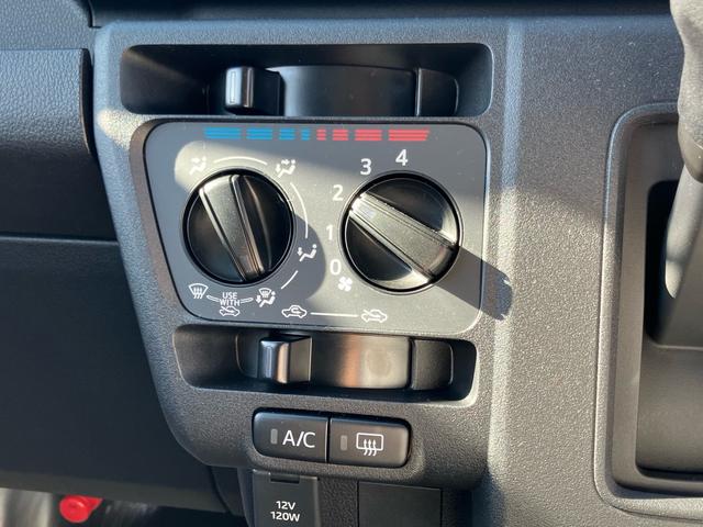 ハイゼットカーゴ ＤＸ　登録済み未使用車　４ＷＤ　スマートアシストＩＩＩ　車中泊仕様　ちょいＣａｍ寝るだけキット付き　コーナーセンサー　アイドリングストップ　キーレス　バックカメラ　ハイルーフ（36枚目）