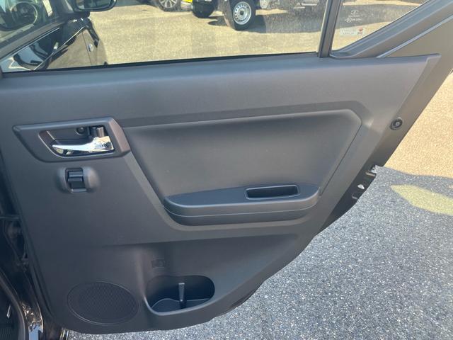 ミライース Ｘ　リミテッドＳＡＩＩＩ　４ＷＤ　衝突軽減ブレーキ　レーンキープアシスト　アクセル踏み間違い防止　障害物センサー　ＬＥＤヘッドライト　オートハイビーム　ＥＴＣ　アイドリングストップ　ＣＤ再生（13枚目）