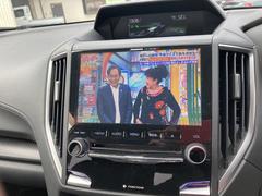 ＴＶ付きの車となっております。ドライブの合間の休憩中に気になる番組を見ることができます。 5