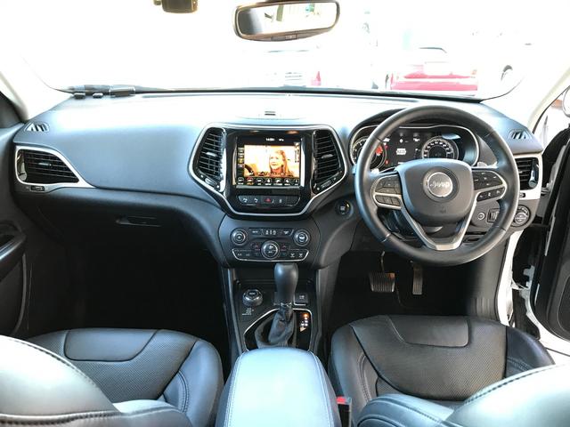 リミテッド /4WD/黒本革シート/ワンオーナー/禁煙車パワーバックドア/パーキングアシスト/クリアランスソナー/衝突軽減ブレーキ/車線逸脱警報/アダプティブクルーズコントロール/シートヒーター&クーラー(7枚目)
