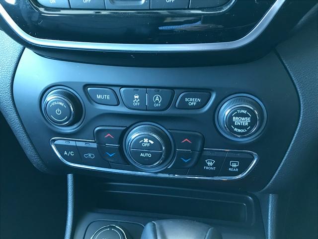 リミテッド /4WD/黒本革シート/ワンオーナー/禁煙車パワーバックドア/パーキングアシスト/クリアランスソナー/衝突軽減ブレーキ/車線逸脱警報/アダプティブクルーズコントロール/シートヒーター&クーラー(17枚目)