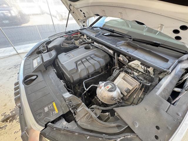 Ｑ５ ４０ＴＤＩクワトロ　スポーツ　４０ＴＤＩクワトロ　Ｓライン　ドライブレコーダー　ＥＴＣ　全周囲カメラ　クリアランスソナー　オートクルーズコントロール　パワーシート　パークアシスト　サンルーフ　ナビ　ＴＶ　オートライト（36枚目）