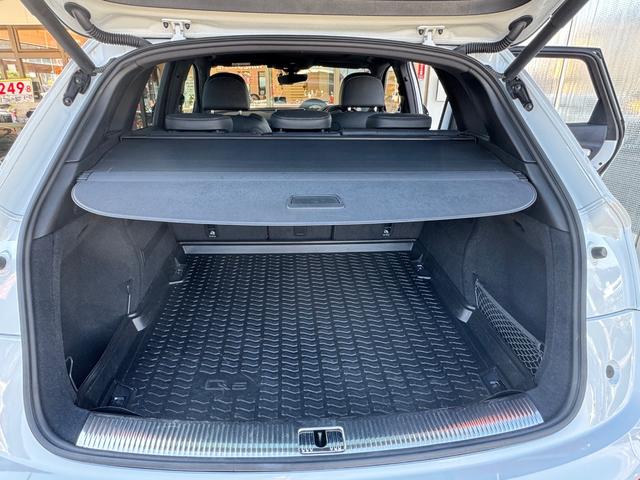 Ｑ５ ４０ＴＤＩクワトロ　スポーツ　４０ＴＤＩクワトロ　Ｓライン　ドライブレコーダー　ＥＴＣ　全周囲カメラ　クリアランスソナー　オートクルーズコントロール　パワーシート　パークアシスト　サンルーフ　ナビ　ＴＶ　オートライト（39枚目）