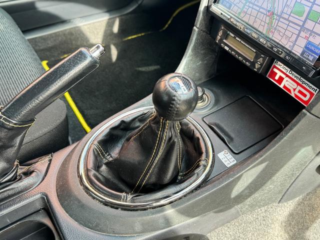 ���i�����ގ��ɕK�����삷�郌�o�[�ł��B����̂��₷�����̂ɂȂ��Ă��܂��B���Ј�x�̊����Ă��������B