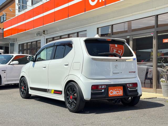 アルトワークス ベースグレード　ＨＫＳデュアルマフラー　ＲＥＣＡＲＯシート　ドライブレコーダー　ＥＴＣ　バックカメラ　ナビ　ＴＶ　オートライト　　スマートキー　ＭＴ　　ＡＢＳ　ＥＳＣ　ＣＤ　ＵＳＢ　Ｂｌｕｅｔｏｏｔｈ（12枚目）