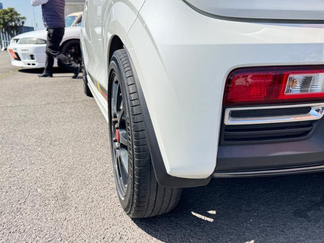 アルトワークス ベースグレード　ＨＫＳデュアルマフラー　ＲＥＣＡＲＯシート　ドライブレコーダー　ＥＴＣ　バックカメラ　ナビ　ＴＶ　オートライト　　スマートキー　ＭＴ　　ＡＢＳ　ＥＳＣ　ＣＤ　ＵＳＢ　Ｂｌｕｅｔｏｏｔｈ（42枚目）