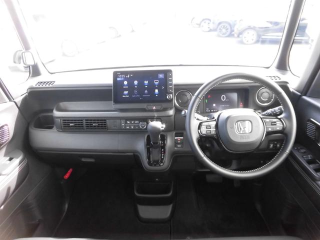 N-BOXカスタム コーディネートスタイル 当社元デモカー 純正9インチナビ(LXU-247NBi) ETC 両側電動スライドドア シートヒーター サイドカーテンエアバッグ AppleCarPlay フルセグTV DVD再生 リアカメラ LED(2枚目)