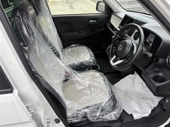 中古車にもボディーコーティング施工できます。一度ボディを磨いてから施工しますので、光沢のある綺麗な状態でお乗りいただけます。お気軽にご相談下さい。 4