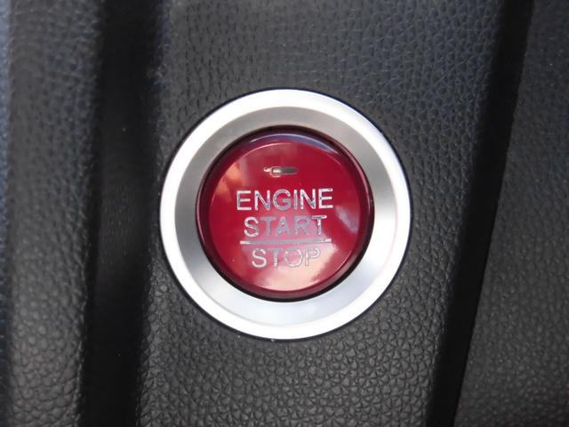 フィット １３Ｇ・Ｆパッケージ　運転席助手席エアバック　横滑り防止システム　ＥＴＣ装備　ＡＡＣ　後カメラ　ＰＷ　キーフリーシステム　運転席エアバッグ　ＡＢＳ　パワーステアリング　ワンセグテレビ　ナビＴＶ（7枚目）