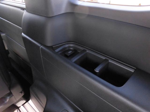 ステップワゴン ｅ：ＨＥＶスパーダ　純正ナビ　リア席モニター　ＥＴＣ　ホンダセンシングＬＥＤヘッドライト　デュアルエアコン　フルオートエアコン　ＥＳＣ　シートヒータ　キーフリー　ＬＥＤヘッドランプ　イモビ　ＡＢＳ　リアカメラ　スマートキ（46枚目）