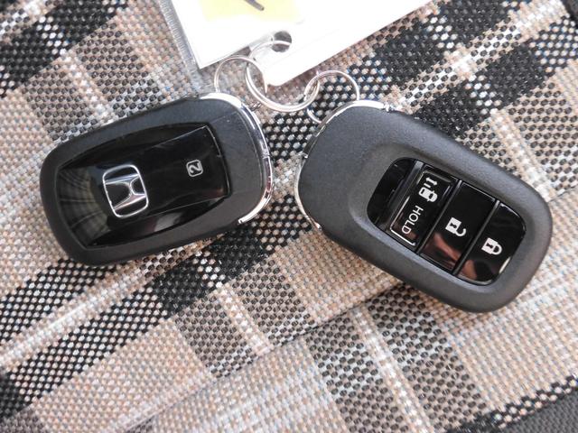 N-BOXジョイ ベースグレード 元試乗車 純正ナビ ホンダセンシング LEDヘッドライト 踏み間違い防止装置 Bカメラ 横滑り防止機能 LEDランプ クルーズコントロール パワーウィンドウ 前席シートヒーター スマートキー キーレス(12枚目)
