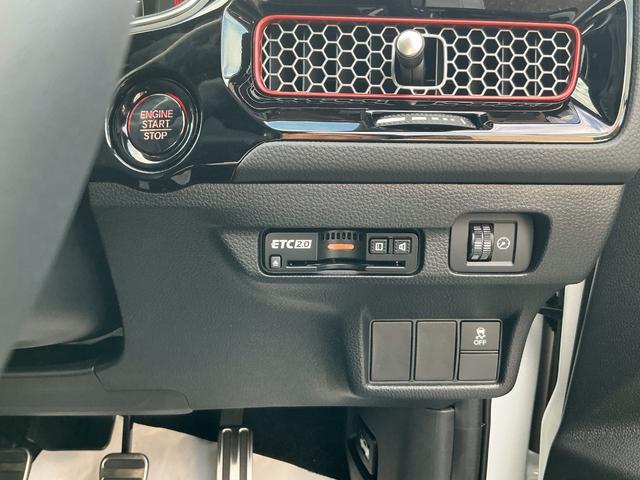 シビック RS 登録済未使用車 MT コネクトディスプレイ ホンダセンシング LEDヘッドライト コーナーセンサー Bカメラ シートヒーター フルセグTV スマートキー クルーズコントロール セキュリティアラーム(11枚目)