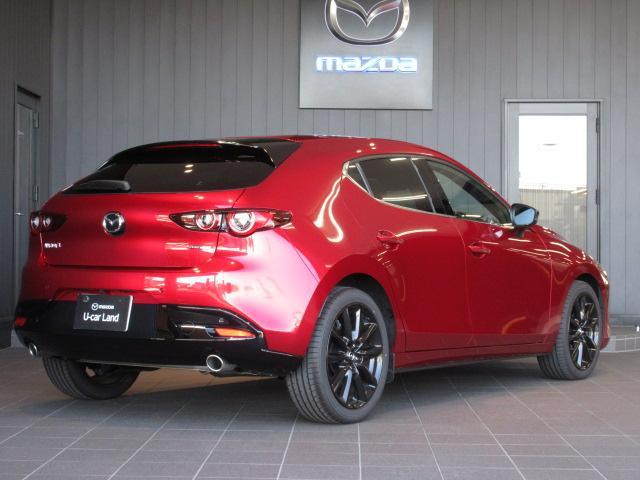 ＭＡＺＤＡ３ファストバック １５Ｓ　レトロスポーツエディション　衝突被害軽減システム　アダプティブクルーズコントロール　全周囲カメラ　オートマチックハイビーム　電動シート　シートヒーター　バックカメラ　オートライト　ＬＥＤヘッドランプ　Ｂｌｕｅｔｏｏｔｈ（2枚目）