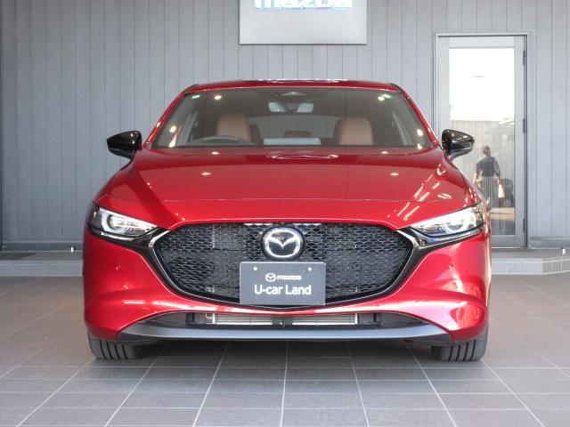ＭＡＺＤＡ３ファストバック １５Ｓ　レトロスポーツエディション　衝突被害軽減システム　アダプティブクルーズコントロール　全周囲カメラ　オートマチックハイビーム　電動シート　シートヒーター　バックカメラ　オートライト　ＬＥＤヘッドランプ　Ｂｌｕｅｔｏｏｔｈ（8枚目）