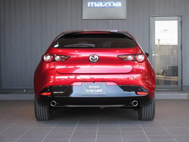 ＭＡＺＤＡ３ファストバック １５Ｓ　レトロスポーツエディション　衝突被害軽減システム　アダプティブクルーズコントロール　全周囲カメラ　オートマチックハイビーム　電動シート　シートヒーター　バックカメラ　オートライト　ＬＥＤヘッドランプ　Ｂｌｕｅｔｏｏｔｈ（9枚目）