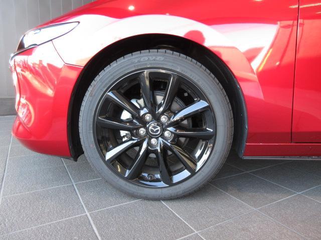 ＭＡＺＤＡ３ファストバック １５Ｓ　レトロスポーツエディション　衝突被害軽減システム　アダプティブクルーズコントロール　全周囲カメラ　オートマチックハイビーム　電動シート　シートヒーター　バックカメラ　オートライト　ＬＥＤヘッドランプ　Ｂｌｕｅｔｏｏｔｈ（20枚目）